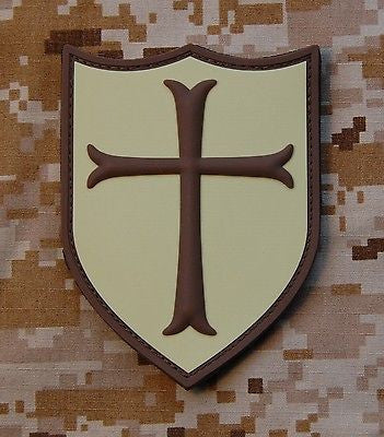 Crusader Cross Shield 3D PVC Morale Patch - Desert Subdued/AOR1